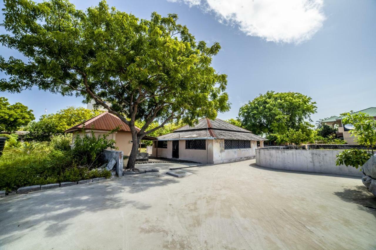 Portia Hotel & Spa Dhiffushi Exterior foto