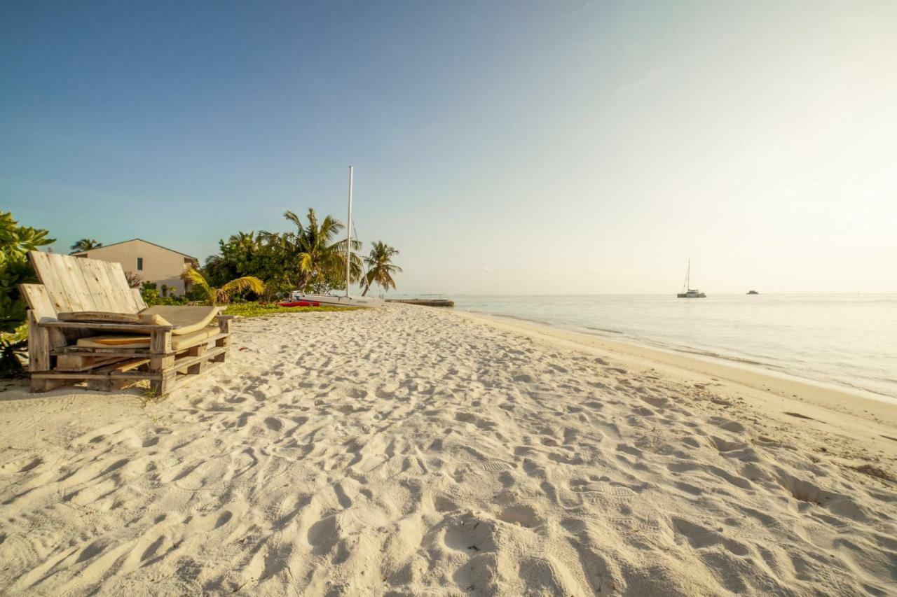 Portia Hotel & Spa Dhiffushi Exterior foto